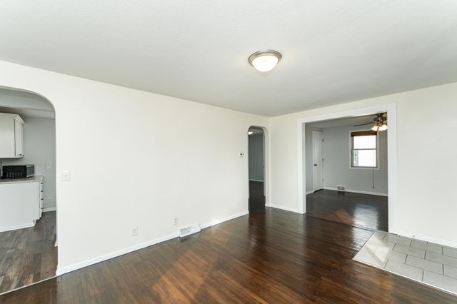 612 2nd Avenue SE, Pine Island, MN 55963