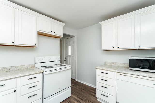 612 2nd Avenue SE, Pine Island, MN 55963