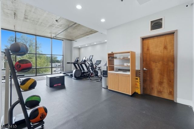 1 Carriage City Plz 804, Rahway City, NJ 07065
