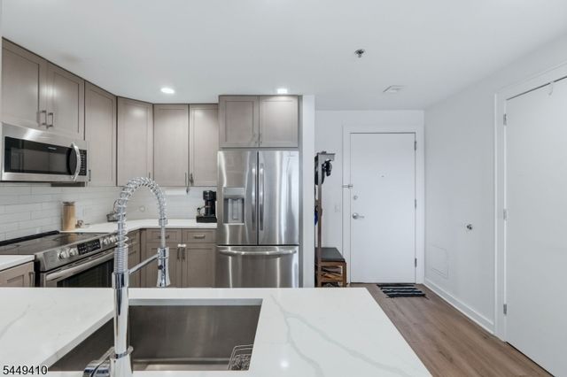 1 Carriage City Plz 804, Rahway City, NJ 07065