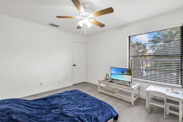 2540 NW 99 Avenue 2540, Coral Springs, FL 33065