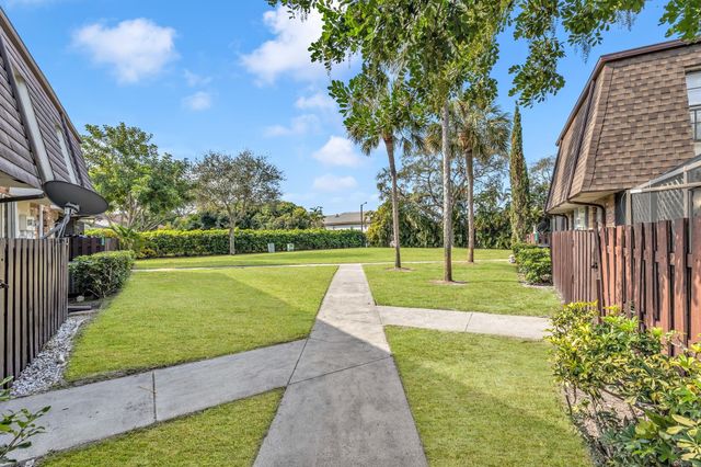 2540 NW 99 Avenue 2540, Coral Springs, FL 33065