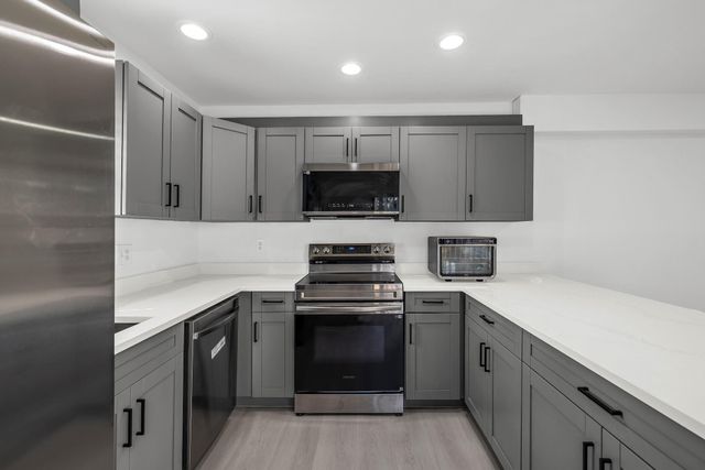 2540 NW 99 Avenue 2540, Coral Springs, FL 33065