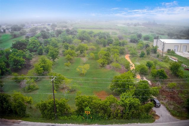 754 Williamson RD B, Niederwald, TX 78640