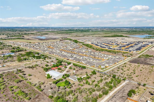 754 Williamson RD B, Niederwald, TX 78640