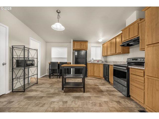 71210 E FAUBION Loop, Rhododendron, OR 97049