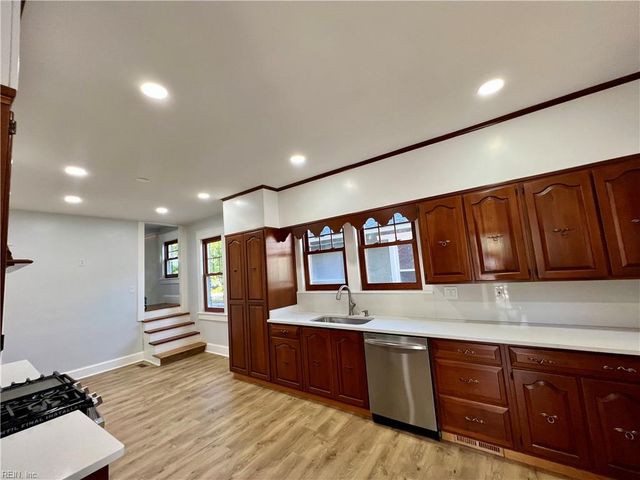 255 E 41st ST, Norfolk, VA 23504