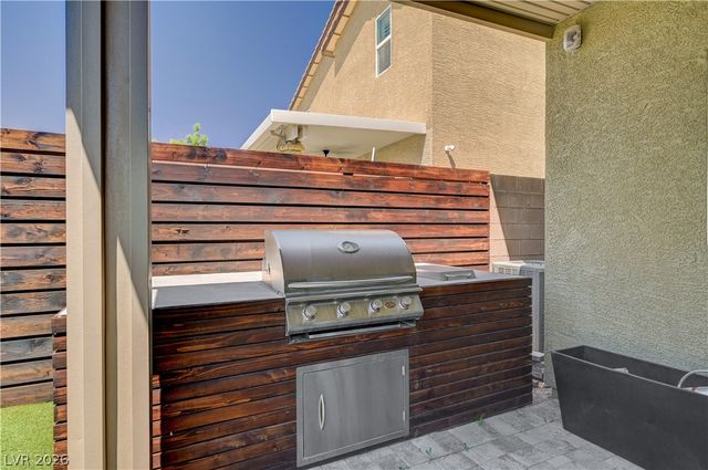 7563 Dragonfruit Avenue, Las Vegas, NV 89113