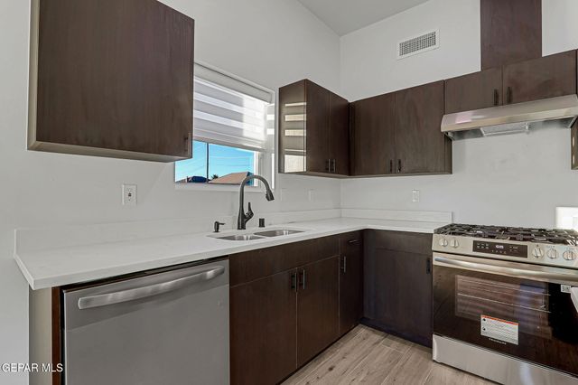 5981 RUIDOSO DOWNS Street, El Paso, TX 79932