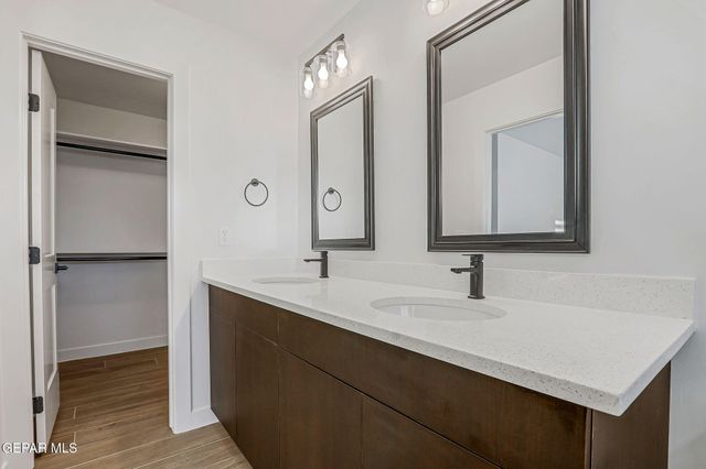 5981 RUIDOSO DOWNS Street, El Paso, TX 79932