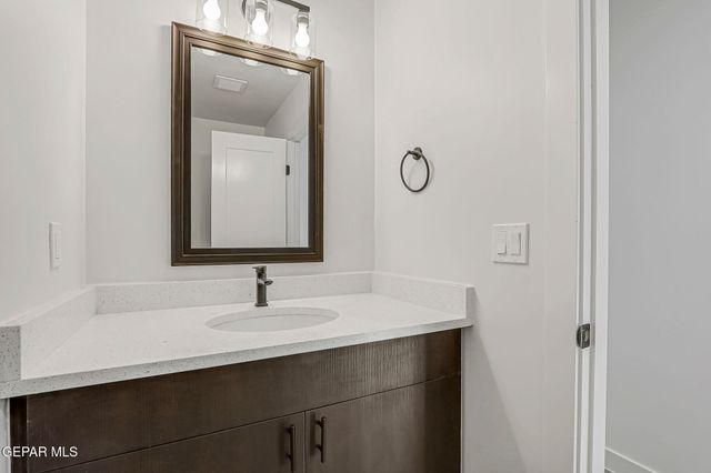 5981 RUIDOSO DOWNS Street, El Paso, TX 79932