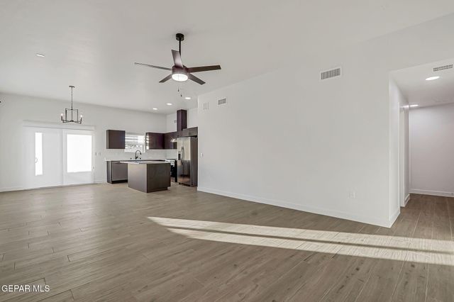 5981 RUIDOSO DOWNS Street, El Paso, TX 79932