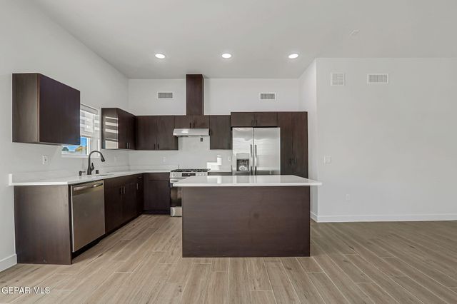 5981 RUIDOSO DOWNS Street, El Paso, TX 79932