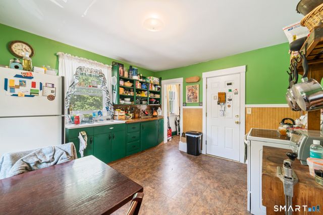 18 Maple Street, Plymouth, CT 06786