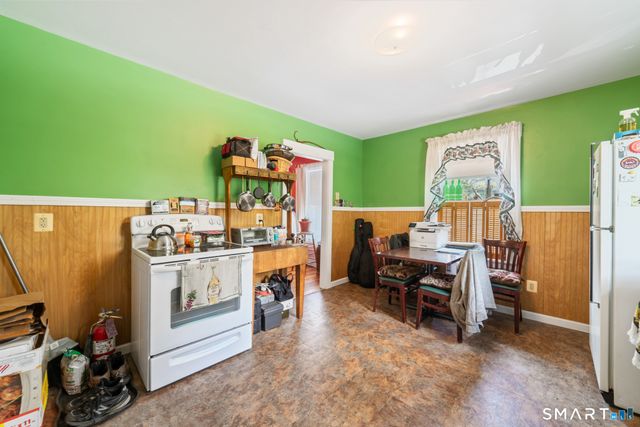 18 Maple Street, Plymouth, CT 06786