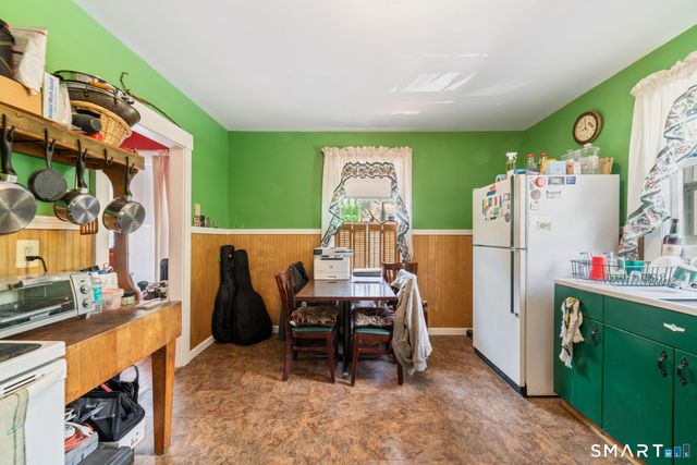 18 Maple Street, Plymouth, CT 06786