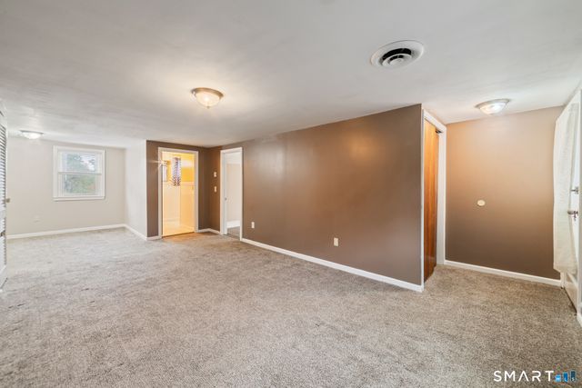 18 Maple Street, Plymouth, CT 06786