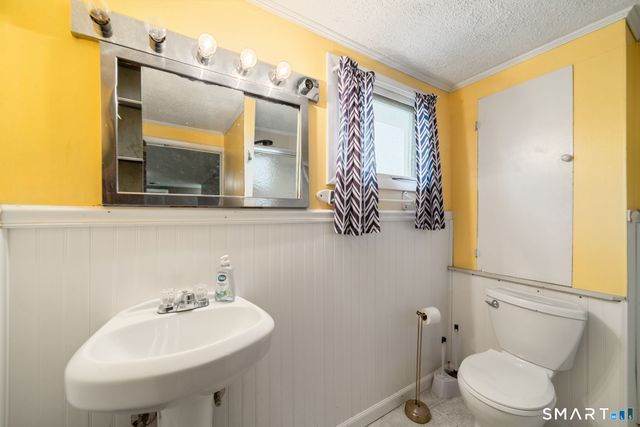 18 Maple Street, Plymouth, CT 06786
