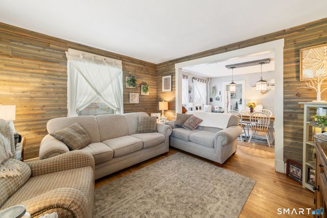 18 Maple Street, Plymouth, CT 06786