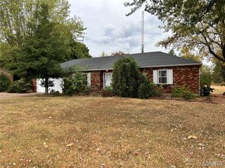 209 Hawthorne Drive, Farmington, MO 63640