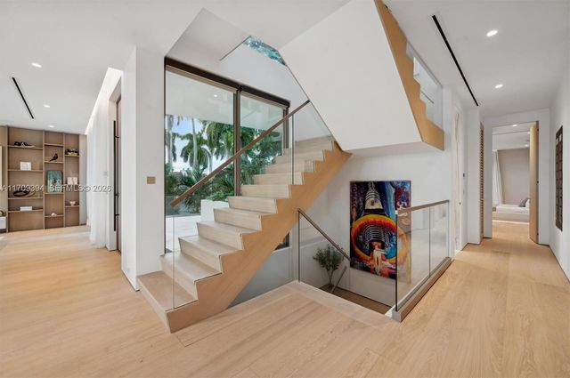 424 W Rivo Alto Dr, Miami Beach, FL 33139