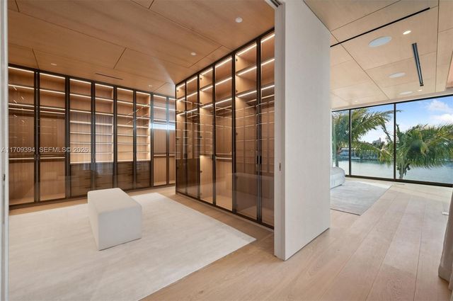 424 W Rivo Alto Dr, Miami Beach, FL 33139