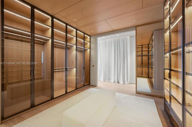 424 W Rivo Alto Dr, Miami Beach, FL 33139