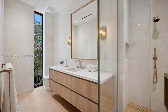 424 W Rivo Alto Dr, Miami Beach, FL 33139