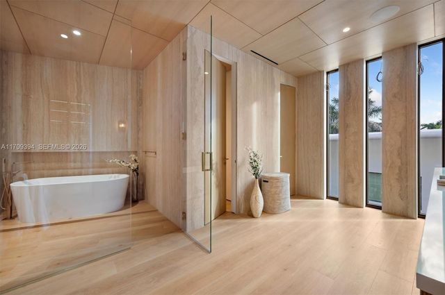 424 W Rivo Alto Dr, Miami Beach, FL 33139