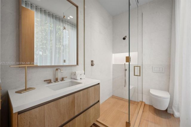 424 W Rivo Alto Dr, Miami Beach, FL 33139