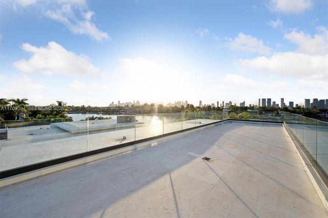 424 W Rivo Alto Dr, Miami Beach, FL 33139