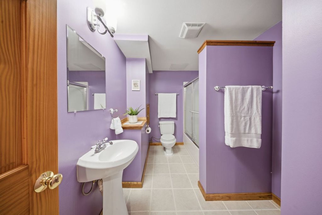 Image 26 of property listing at 721 Churchill Lane, Oswego, IL 60543