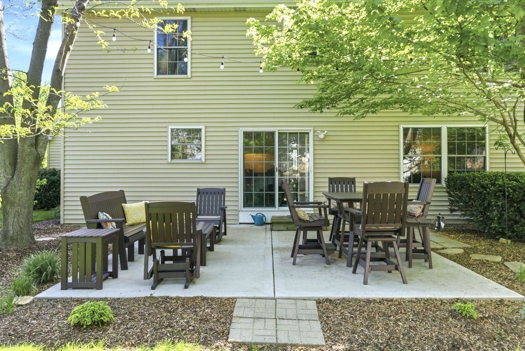 Image 29 of property listing at 721 Churchill Lane, Oswego, IL 60543