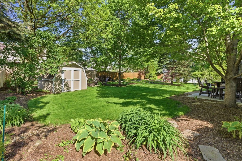 Image 30 of property listing at 721 Churchill Lane, Oswego, IL 60543
