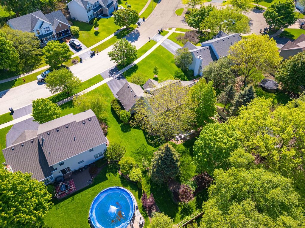 Image 32 of property listing at 721 Churchill Lane, Oswego, IL 60543