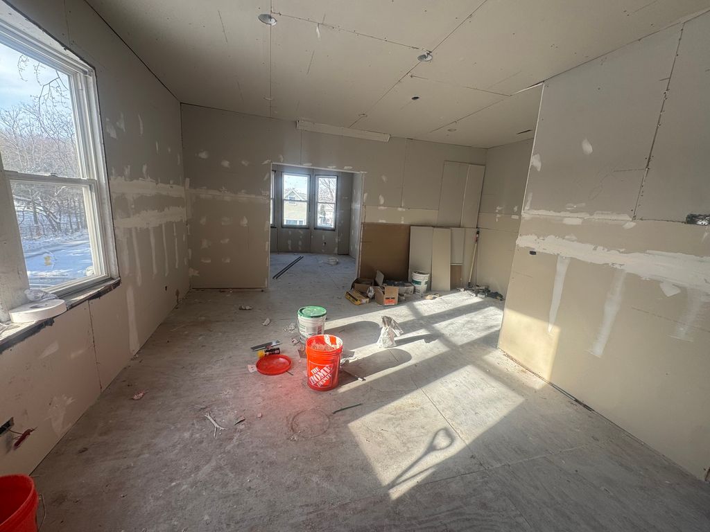 Image 2 of property listing at 12409 S Green Street, Calumet Park, IL 60827
