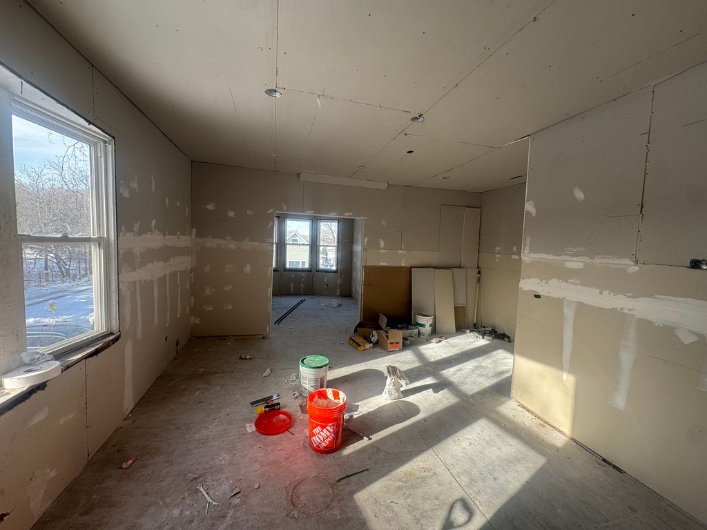 Image 3 of property listing at 12409 S Green Street, Calumet Park, IL 60827