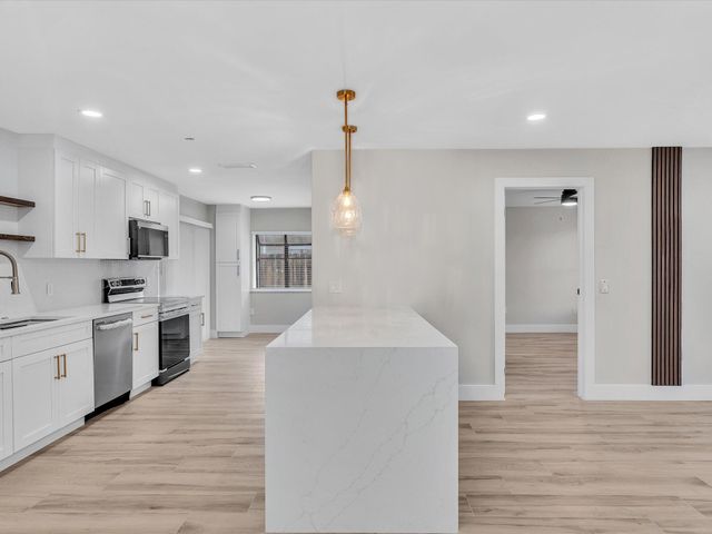 10691 NW 28th Street, Sunrise, FL 33322