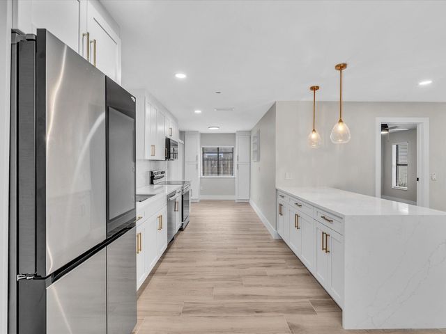 10691 NW 28th Street, Sunrise, FL 33322