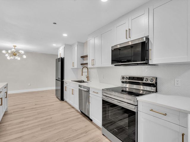 10691 NW 28th Street, Sunrise, FL 33322