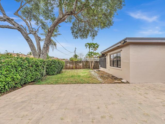 10691 NW 28th Street, Sunrise, FL 33322