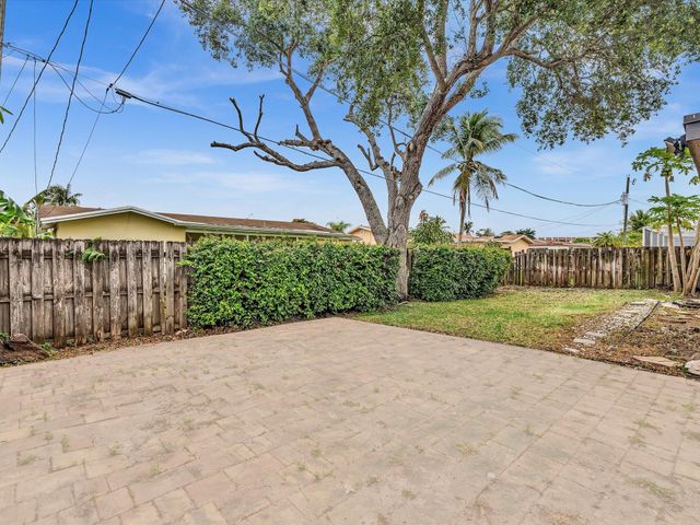 10691 NW 28th Street, Sunrise, FL 33322