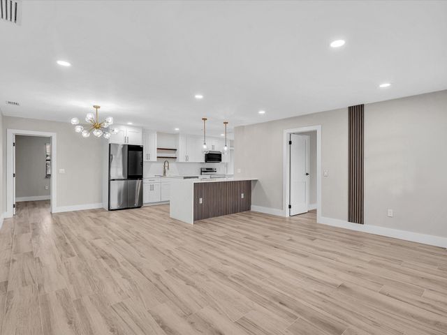 10691 NW 28th Street, Sunrise, FL 33322