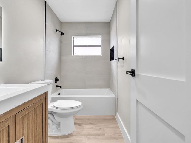 10691 NW 28th Street, Sunrise, FL 33322