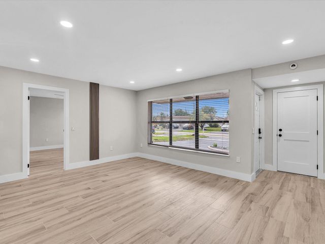 10691 NW 28th Street, Sunrise, FL 33322