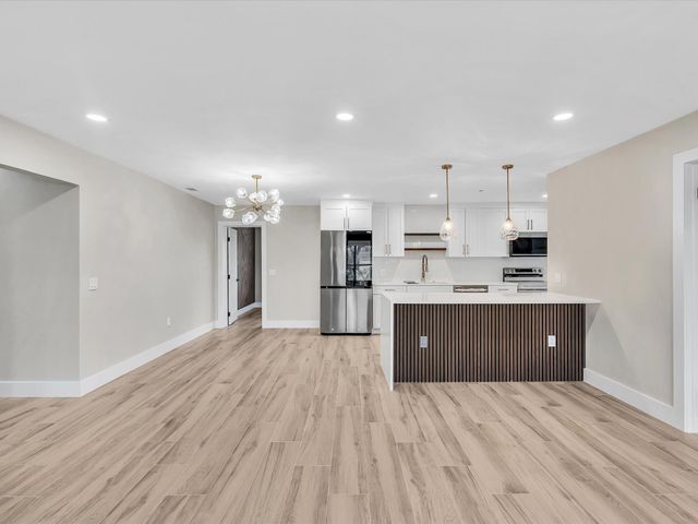 10691 NW 28th Street, Sunrise, FL 33322