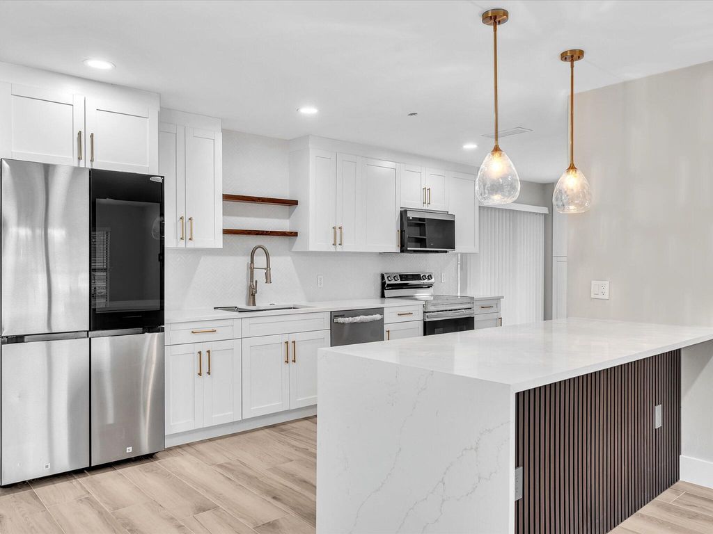 10691 NW 28th Street, Sunrise, FL 33322