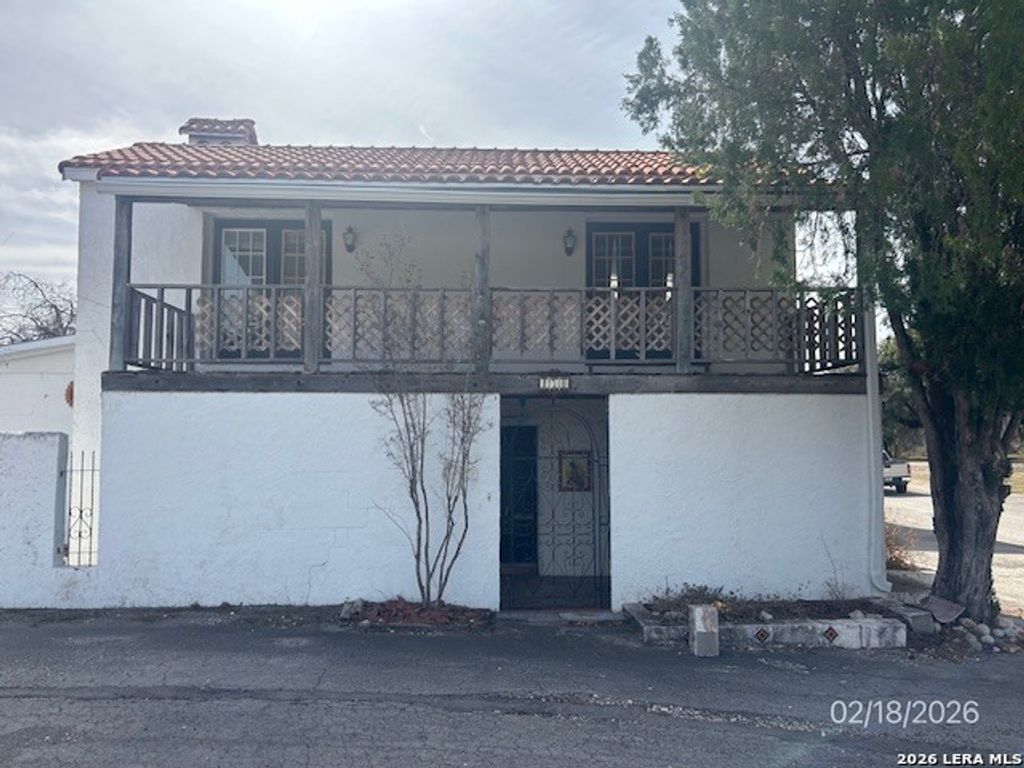 170 Avenida Juarez, Brackettville, TX 78832