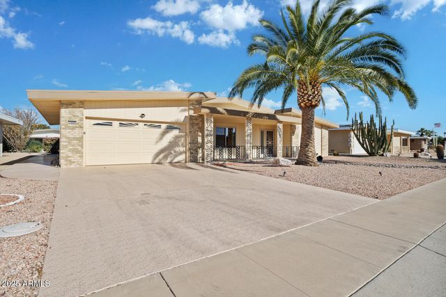 10902 W WELK Drive, Sun City, AZ 85373