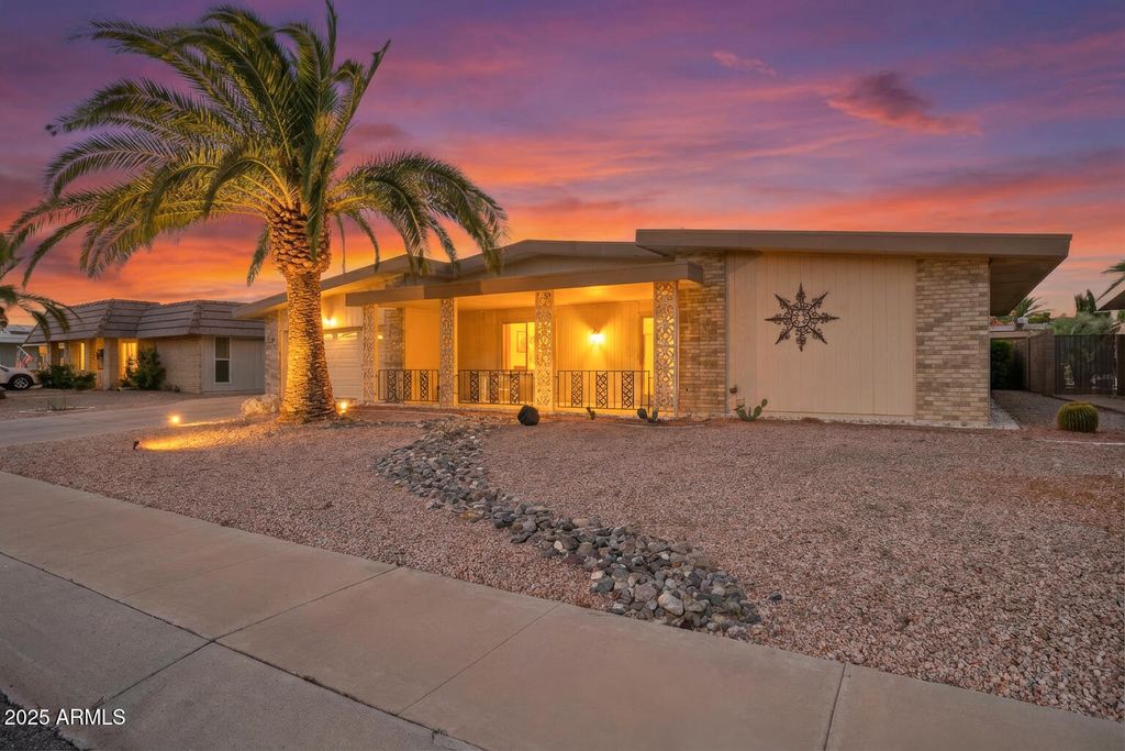 10902 W WELK Drive, Sun City, AZ 85373
